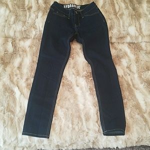 Dark wash junior's skinny/legging jeans